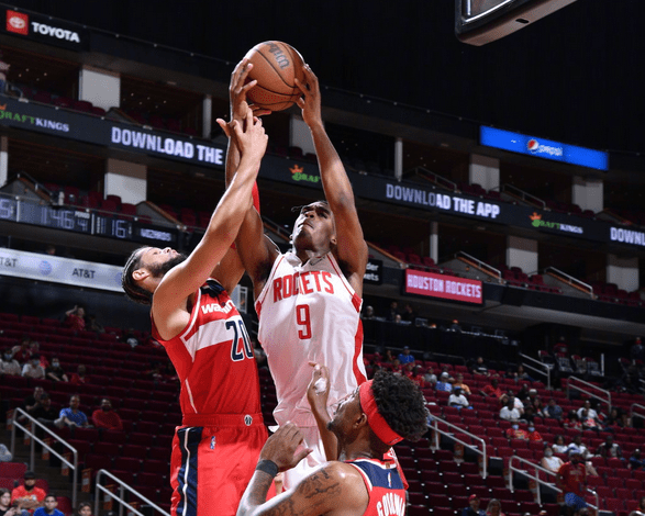 里昂训练开放日，窗口期门线救险引欢呼，欧超杯在即，临场指挥获称赞(埃尔法第二排车门怎么开)-问鼎app下载