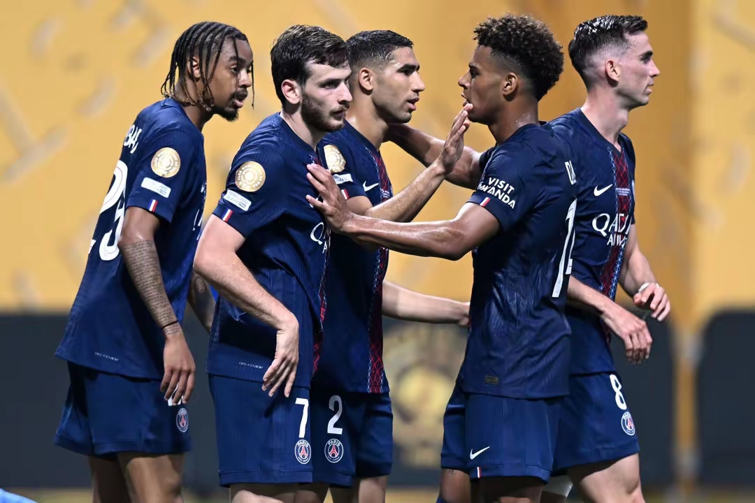 意大利杯倒计时；阿贾克斯冲刺阶段状态回暖；细节引发关注；球迷炸锅；控场能力受关注 -问鼎官网